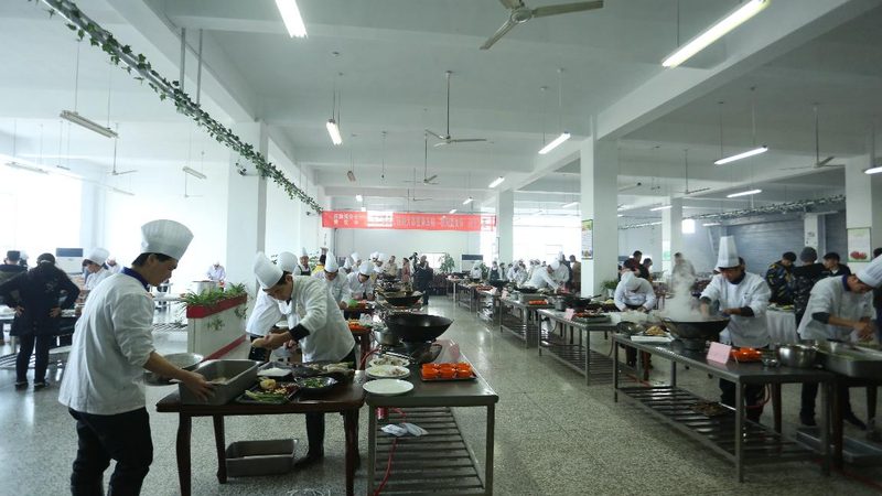 糖果自动包装机包装流程解析：从原料到成品